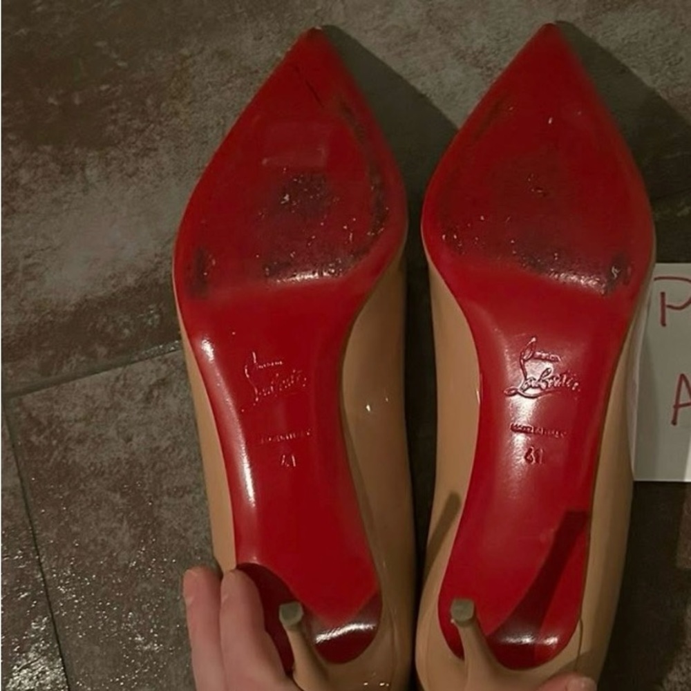 Louboutin Kate 70mm in color blush (nude)
Size 41 - Picture 4 of 9